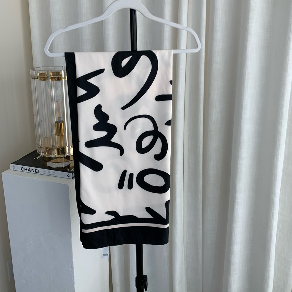 Black and Cream Scarf